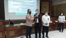 Kasus Pemaksaan Jilbab...