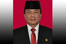 Profil Benny Mamoto,...
