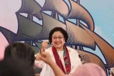 Megawati Dukung Ratu...