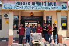 Nekat Bawa Kabur Uang...