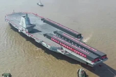 3 Kapal Induk China...