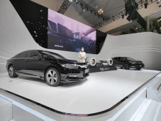 Dibekali Mesin Hybrid,...