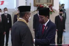 Jokowi Berikan Tanda...