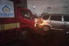 Truk Pengangkut Tabung...