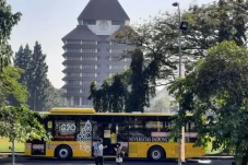 4 Universitas Terbaik...