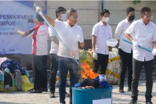 Gerakan Jumat Bersih,...