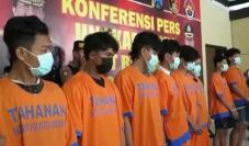 Sok Jagoan dan Keroyok...