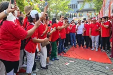 Peringati HUT Ke-77...