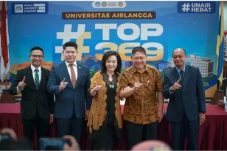 Raih Gelar Doktor Ilmu...