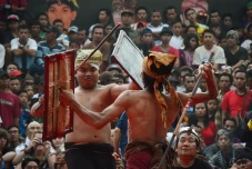 6 Daerah dengan Tradisi...