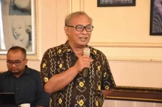 Guru Besar UGM: Sosialisasi...