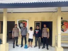 Murka Anaknya Disetubuhi...