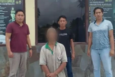 Tak Tahan Dianiaya,...