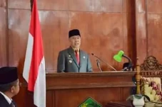 DPRD RL Gelar Rapat...