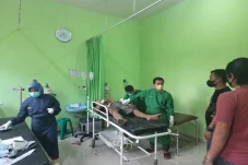 Duel Berdarah di Depan...