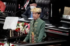 Jokowi Targetkan Pertumbuhan...