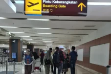 Aturan Penerbangan Kembali...