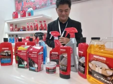 Banyak Mobil Baru, Mothers...
