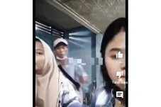 Lagi Live Medsos di...