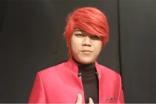 Sudah Beristri, Pesulap...
