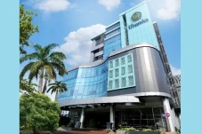Melesat, Uhamka Peringkat...