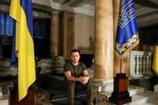 Zelensky Akan Bertemu...