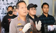Dendam Sering Diejek,...