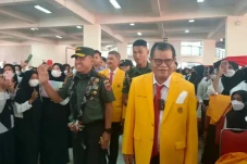 Pangdam Hasanuddin Beri...