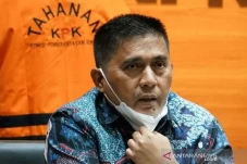 Jadi Tersangka Suap,...