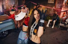 Jennie Blackpink Pakai...