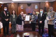 Kuliah Umum Serempak...