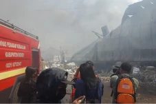Masih Ada Kepulan Asap,...