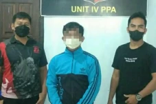 Tak Kuat Tahan Nafsu,...