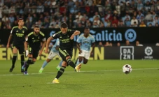Penalti Eden Hazard...