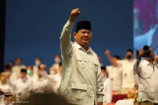 Survei SMRC: Di Antara...