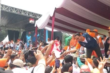 Anies Sambangi Kegiatan...