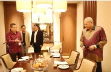 Hary Tanoe Ajak Menteri...