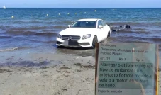 Terdampar di Pantai...