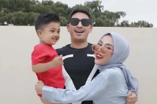 2 Bulan di Tahanan,...