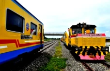 Dua Gerbong Kereta Api...