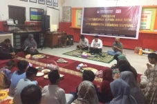 KPU Sidrap Beri Santunan...