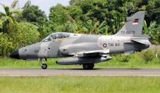 Pesawat Tempur Hawk...