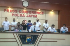 Polda Jatim Tangkap...