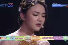 Amanda Manopo Debut...