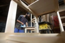 Bisnis Mebel dan Kerajinan...