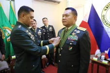 Jenderal Dudung Dianugerahi...