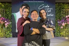 Gandeng Ria Prawiro,...