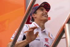 Korset Dilepas, Marc...