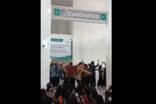 Viral! Ratusan Mahasiswa...