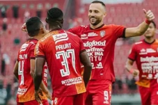 Hasil Liga 1 2022/2023:...